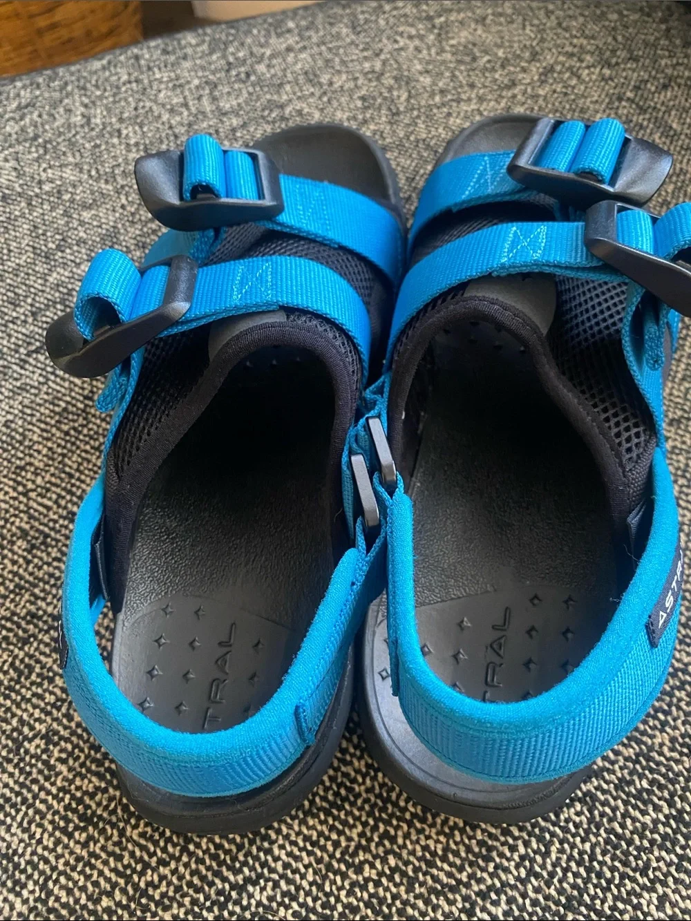 Astral sandals Unisex size 8